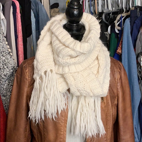 cream cable knit scarf